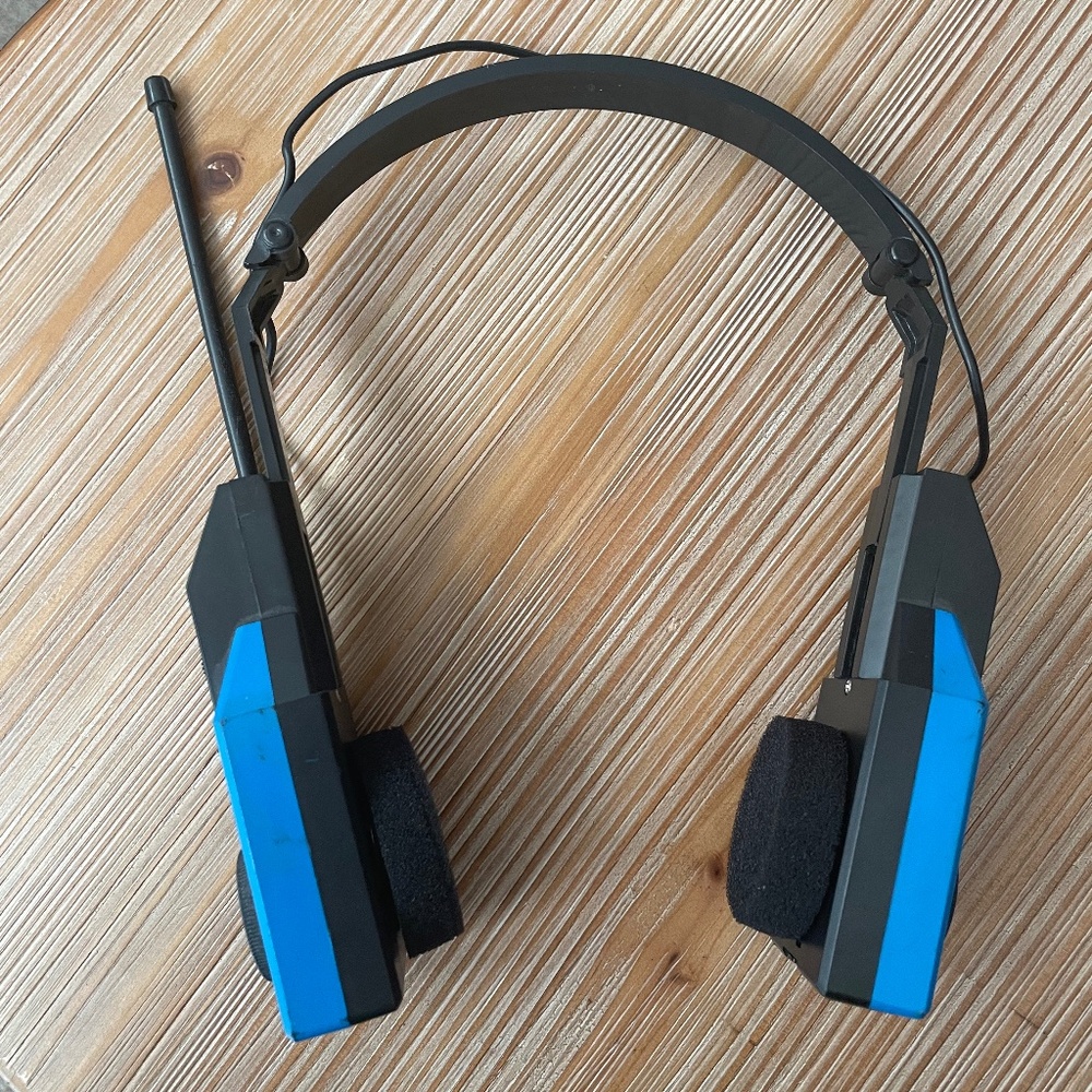 Vintage Suntone AM FM Radio Receiver Headphone Folding Blue Plastic Model 218